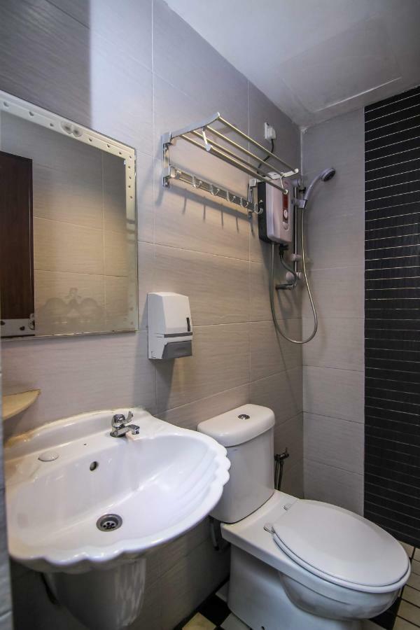 Rose Cottage Hotel Taman Impian Senai Johor Bahru Exterior photo